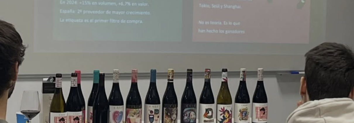 Foto de los alumnos en la visita de bodegas care y Tilde Comunicación a Hacer Creativo